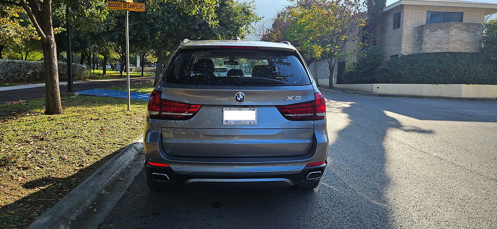 Miniatura: BMW X5 xDrive40e Excellence 2017