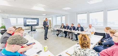 Ingo Karsch_Seminar.jpg