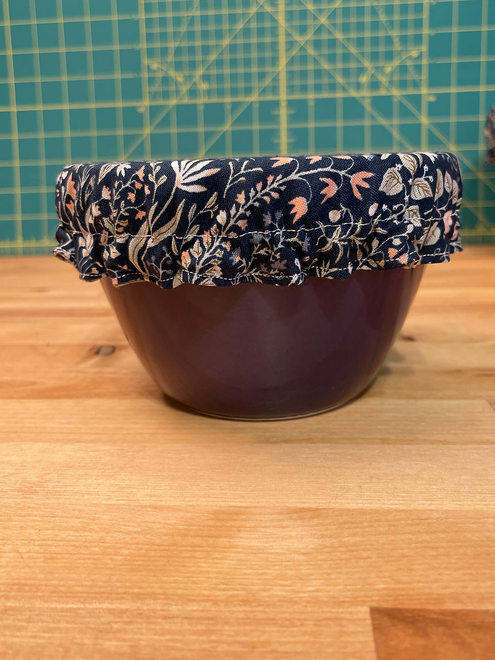 Thumbnail: S Reversible Bowl Cover