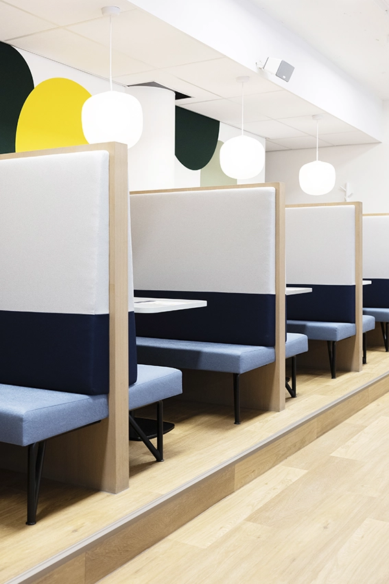 the Fresh Perspective_Newday Offices Arnhem_bankjes_interieurontwerp.webp