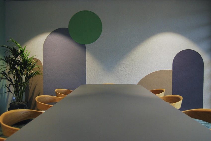 the Fresh Perspective_Newday Offices Amsterdam_Vergadertafel_Michou van Gennip_Interieuron