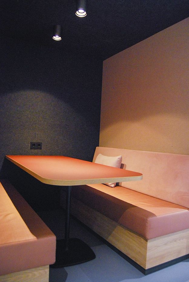the Fresh Perspective_Newday Offices Amsterdam_bank in nisje_Michou van Gennip_Interieuron