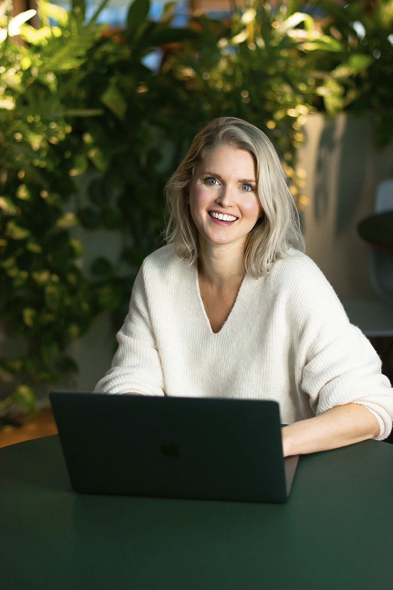 1mbMichou van Gennip X Brand Portraits 1mb-18.webp