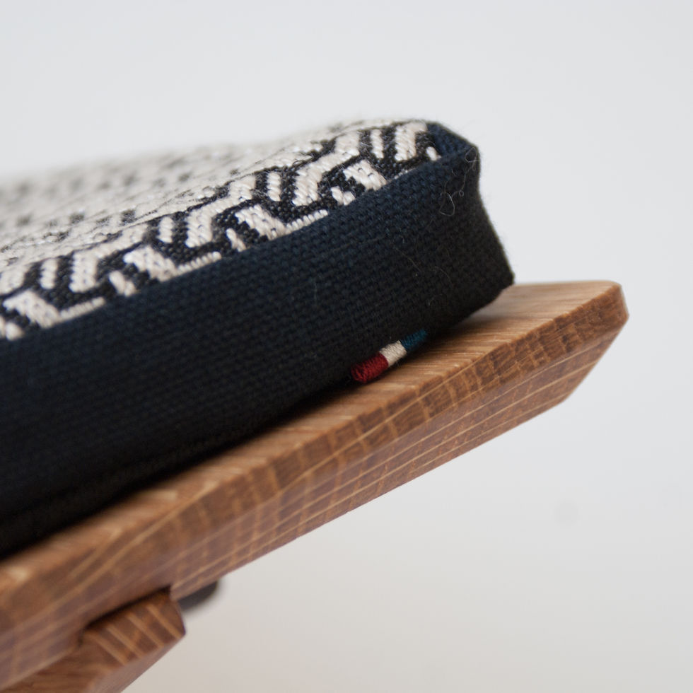 Thumbnail: Banc de méditation Meiso - Faux jacquard