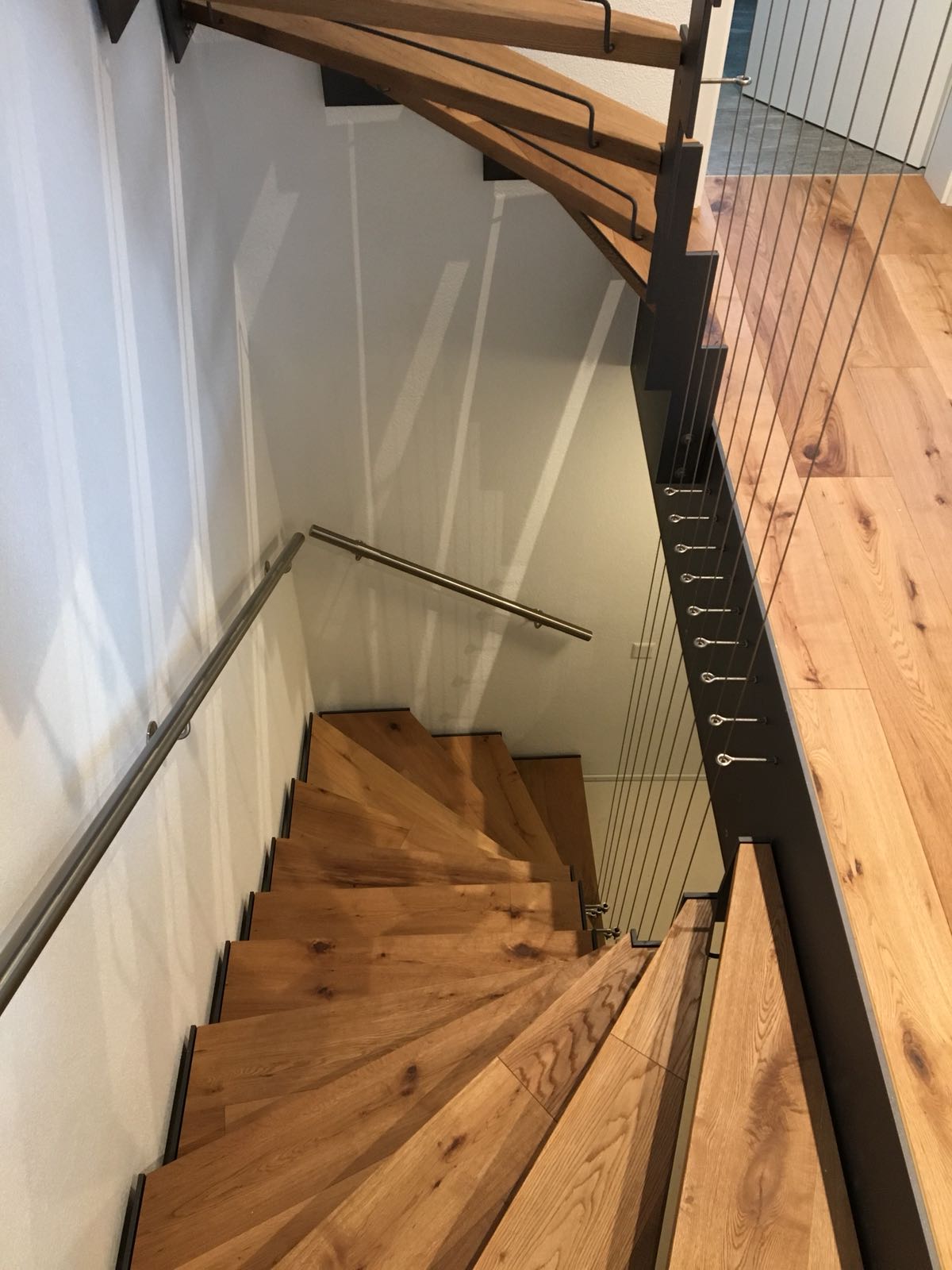 Treppe aus Metall und Holz