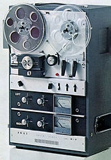 Akai M9