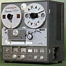 Akai X-335D