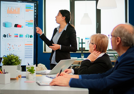 professional-executive-manager-briefing-