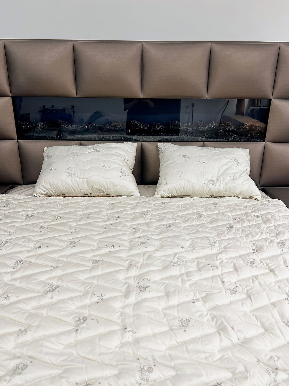Thumbnail: Beige Lamba winter blanket with white edging