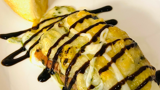 Grilled mozzarella with Parma ham roll