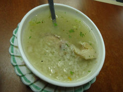 QUITO_-_Consomé_de_arroz_y_gallina_(2).JPG