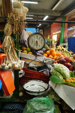 manojo de ajos y frutas en libras!