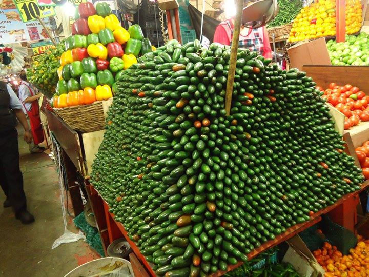 chiles y jalapeños
