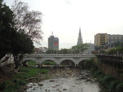 El Rio Cali en Cali - Colombia