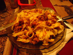 Almuerzo: Tallarine bolognesa