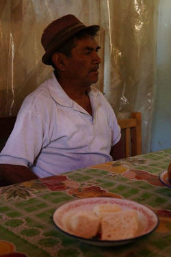 El queso y el quesero... Don Jeronimo a mesa para el desayuno