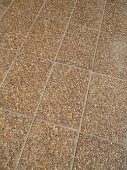 piso de piedras...
