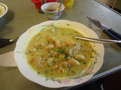 Sopa_de_maní_con_fideo_