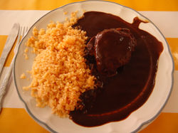 Almuerzo Mole de pollo