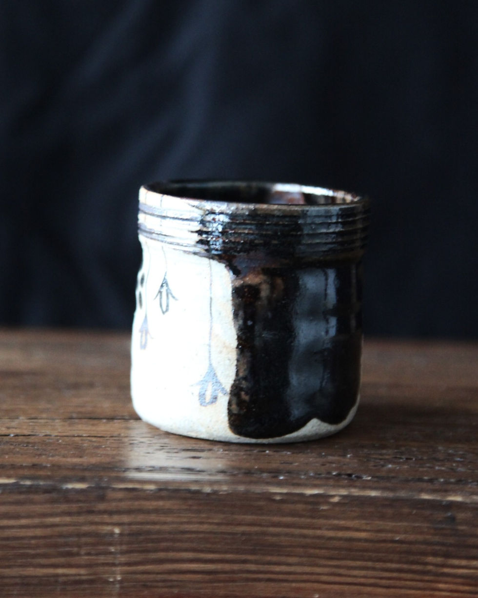 Thumbnail: Black Oribe Yunomi