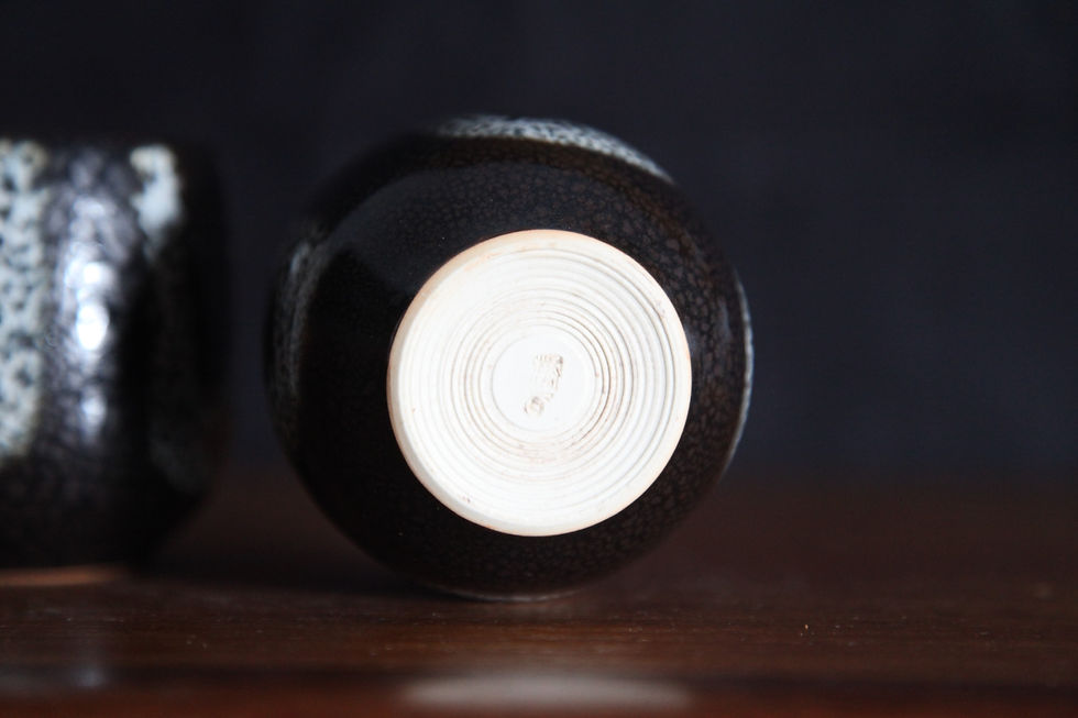 Thumbnail: Tenmoku yunomi pair
