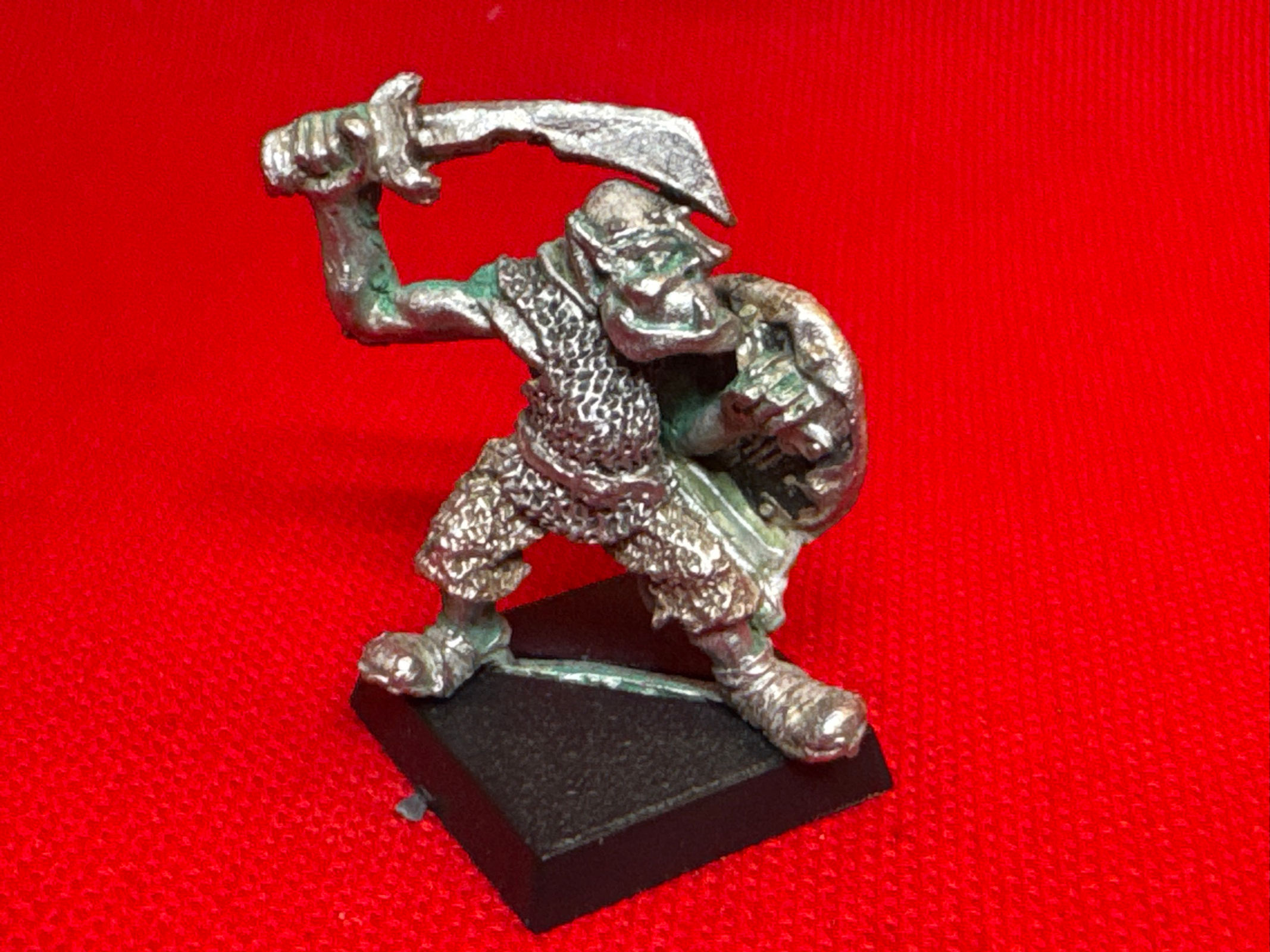 Orc warrior  Lord of the rings  CITADEL WARHAMMER  1980’s  (OAW G2)