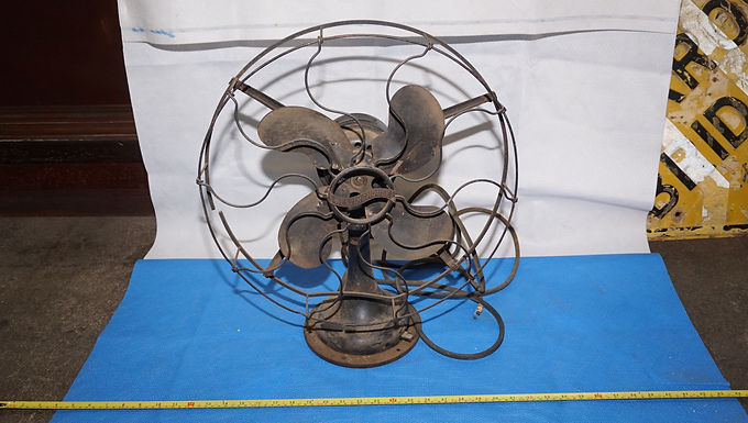 Westinghouse Oscillating Fan Model 77109 F 12in