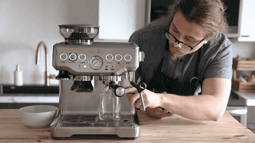 thời gian pha espresso bằng máy