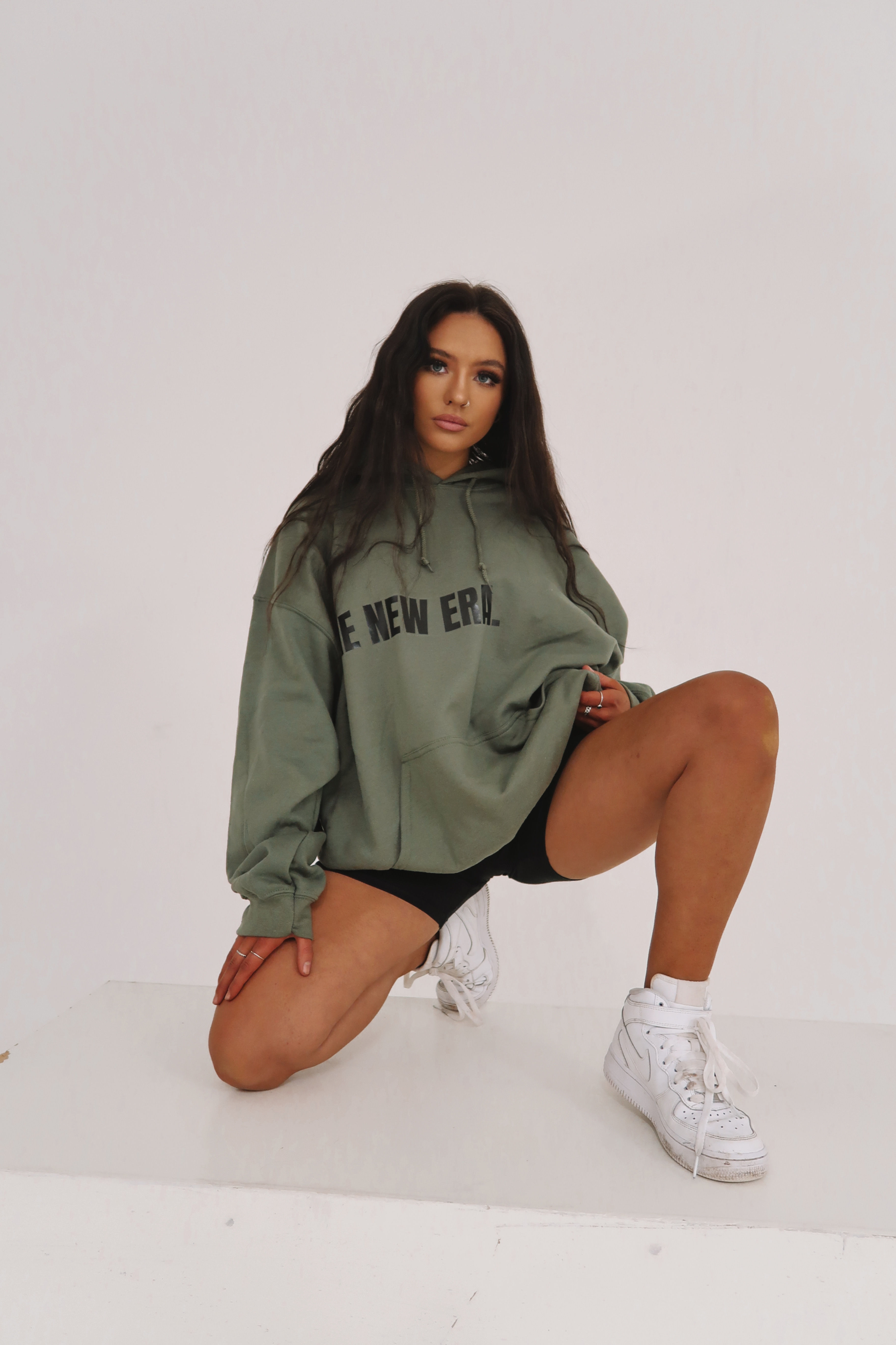 The New Era Hoodie Khaki