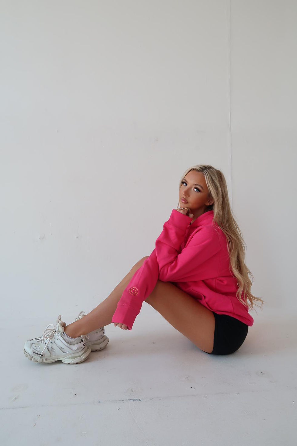 Thumbnail: The Smiley Hoodie Pink