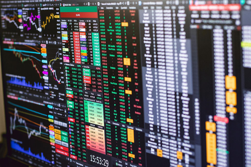 Schermata con dati di mercati finanziari globali e flussi di capitale, simbolo dei sistemi economici e delle sanzioni internazionali