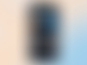 En mobilskärm som visar ett program som genererar bilder och content.