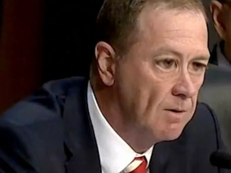 A U.S. senator’s “Forrest Gump” moment: Cannot tell difference between “Hawks” and “Hawkeyes”