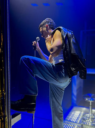 Hoy sábado en el Milán… CRUISE — Mi última noche en la tierra, vuelve a latir entre música y luc.jpg