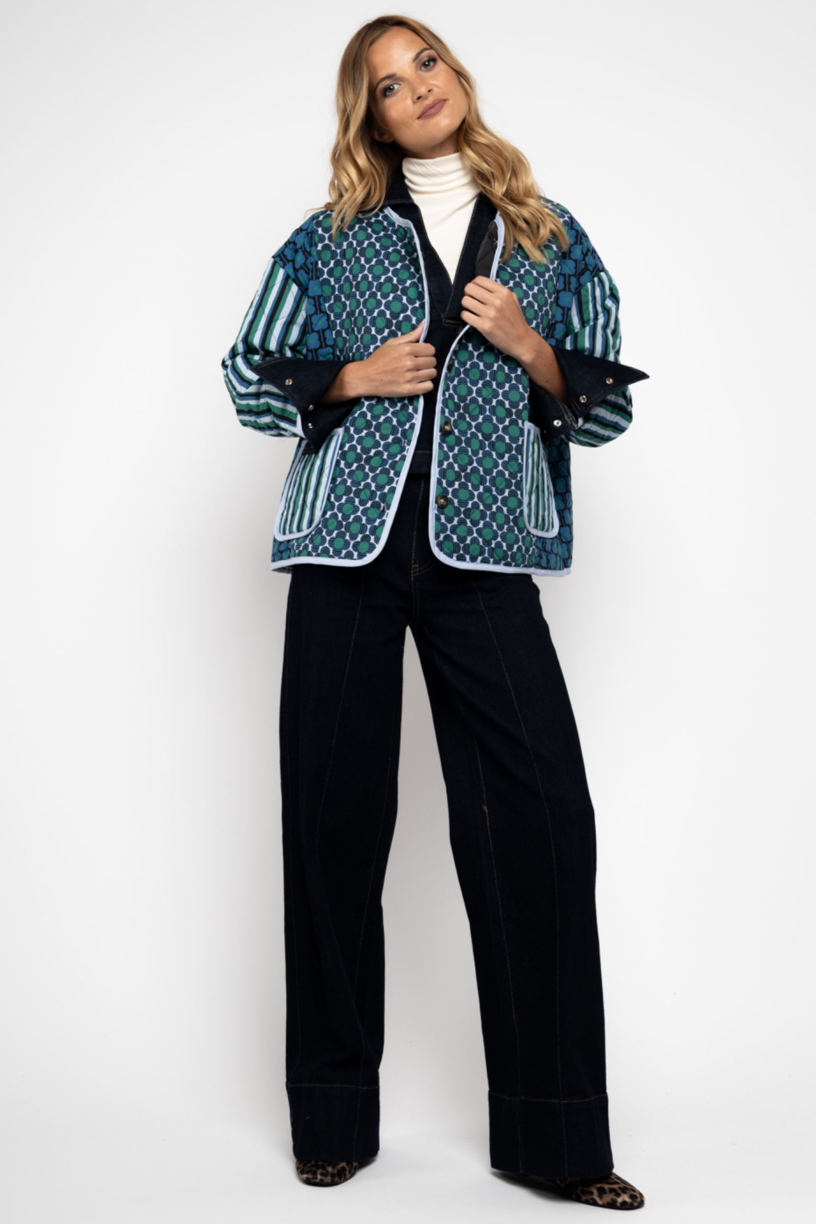 Krátká vzorovaná bunda