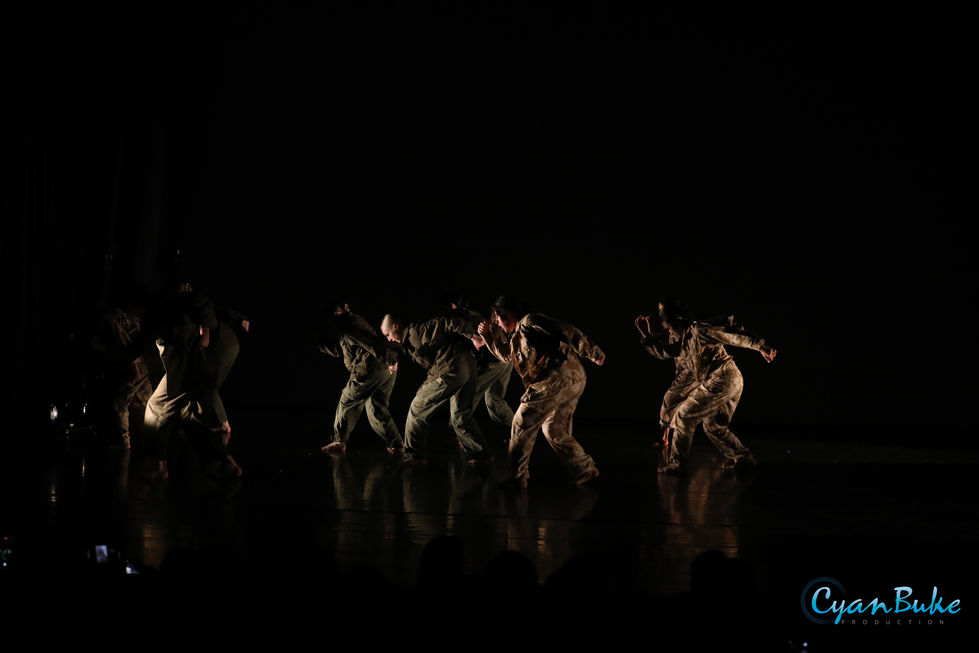 Professional photograph from the live performance.