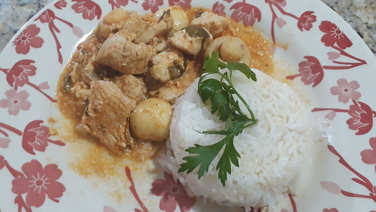 Estrogonoff com arroz.jpeg