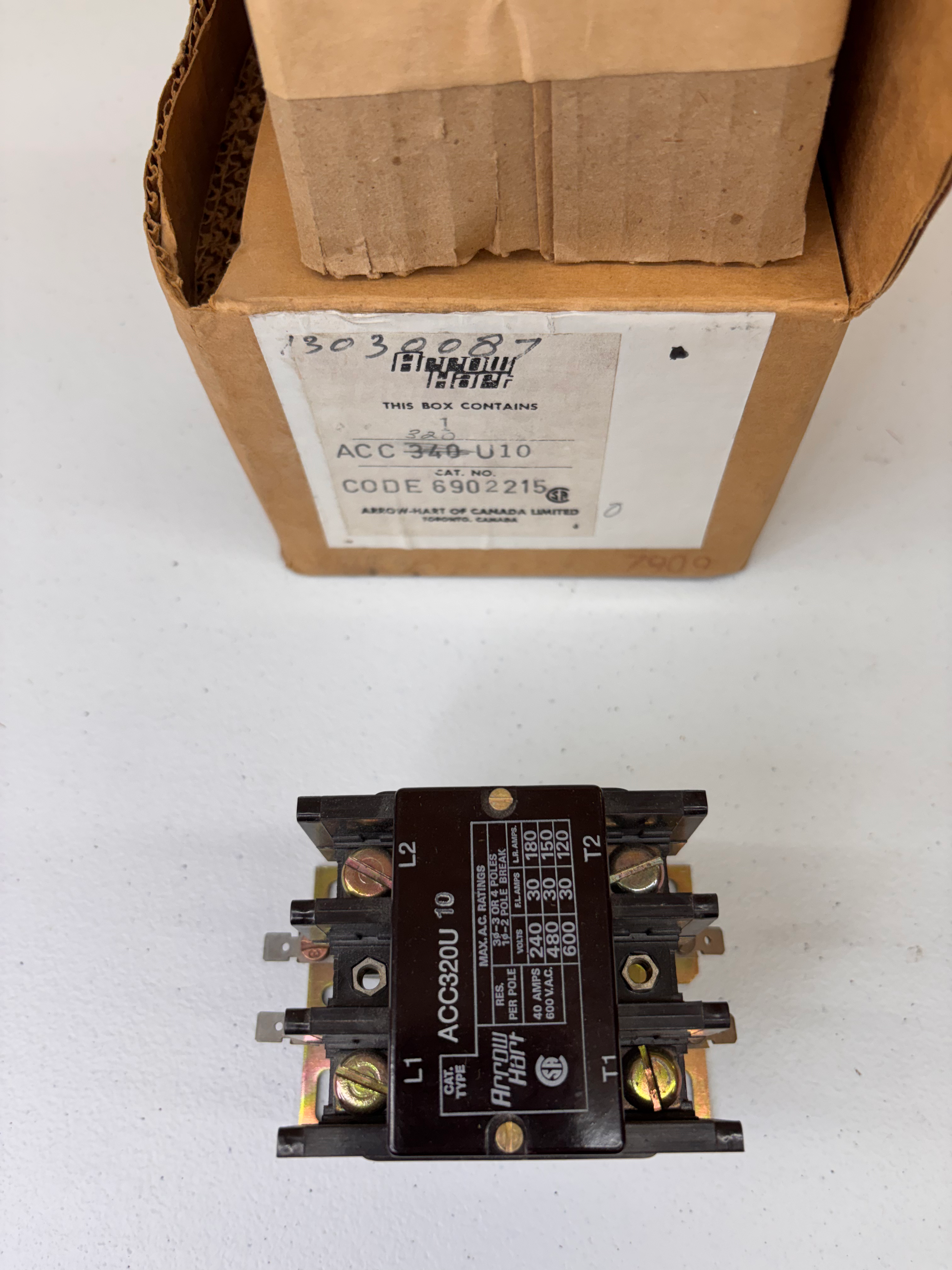 Arrow Hart ACC 320 U10  Code 6902215 Contactor