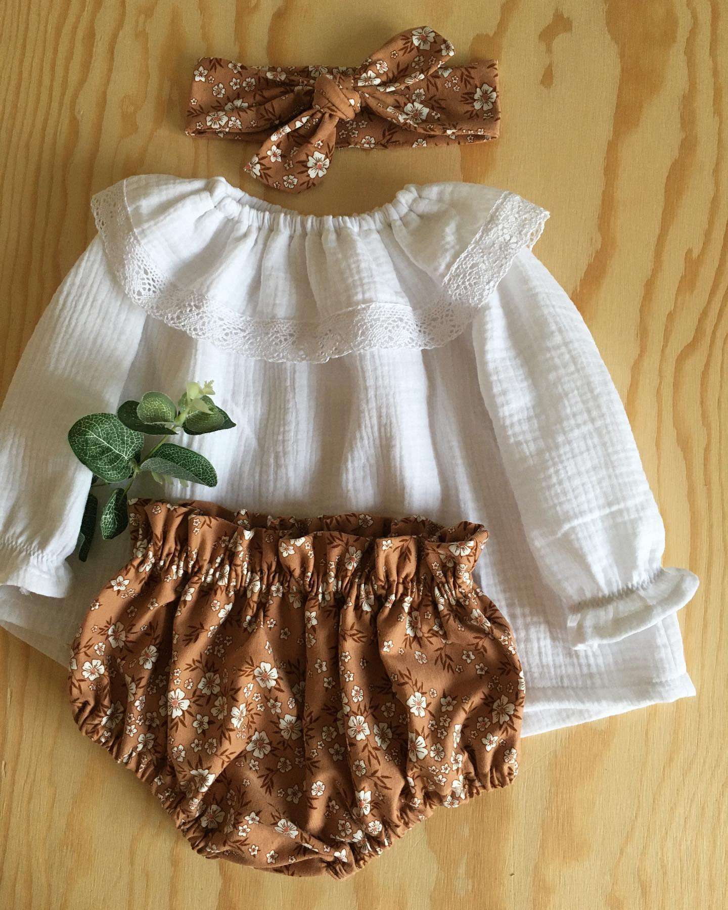 Blouse blanche brodée