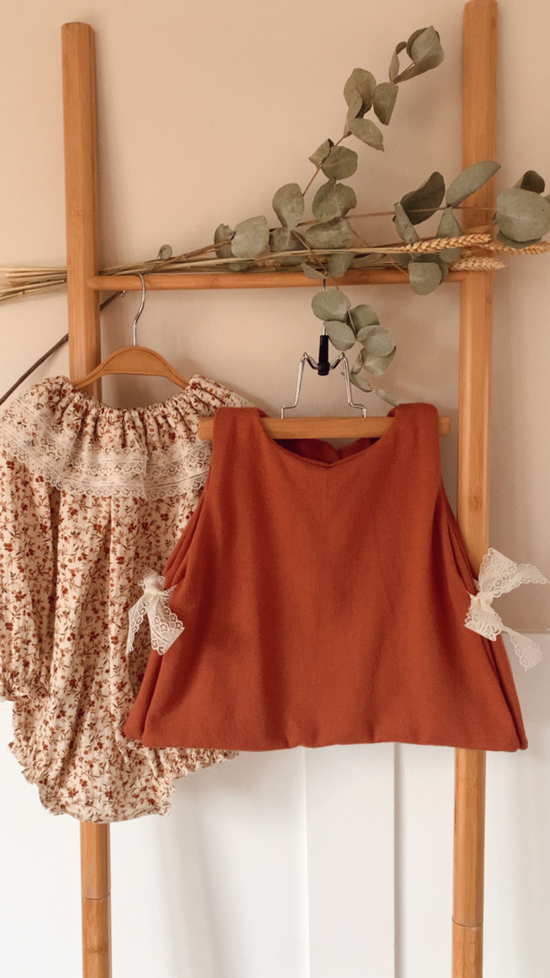 Gilet plastron disponible de suite 2-3 ans 