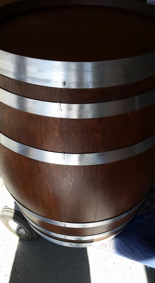 Thumbnail: Decorative Wine Barrel with Round Lid