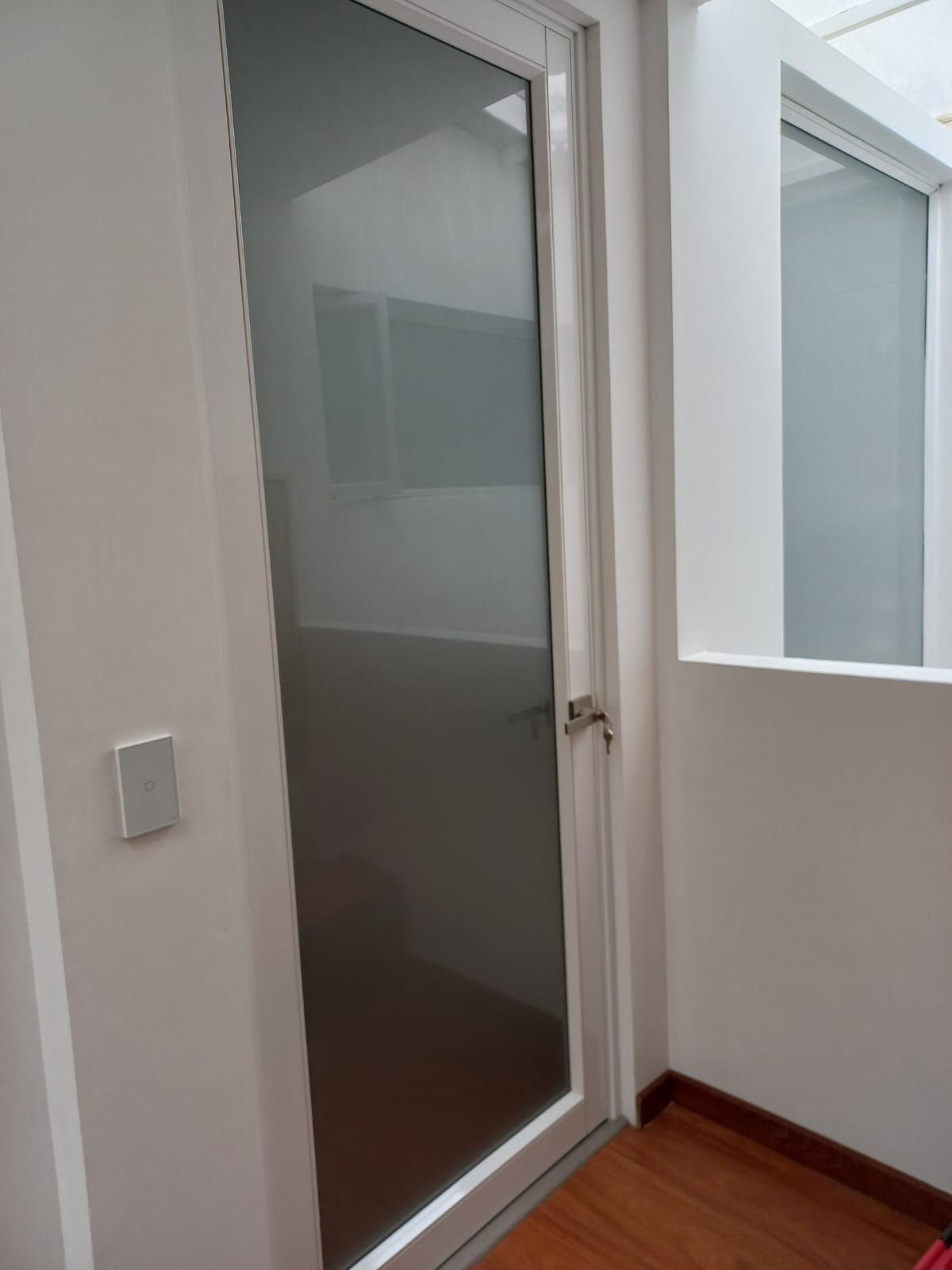 Puertas en aluminio y vidrio