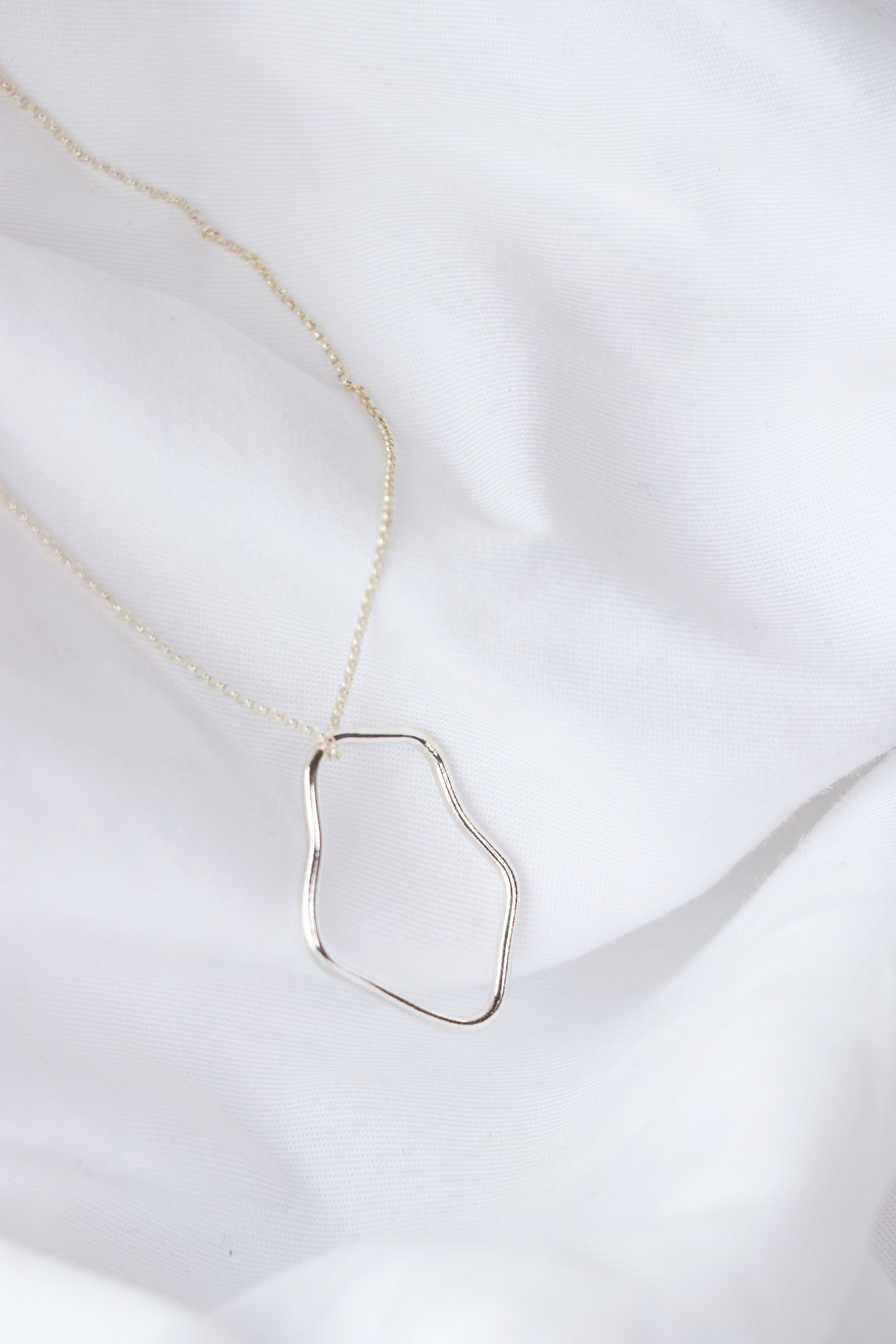 Hollow Squiggle Necklace