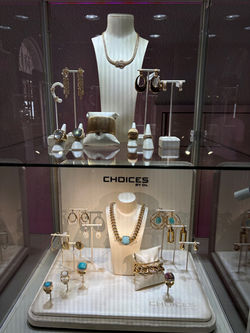 Choices Event House Of Gassan vitrine styling