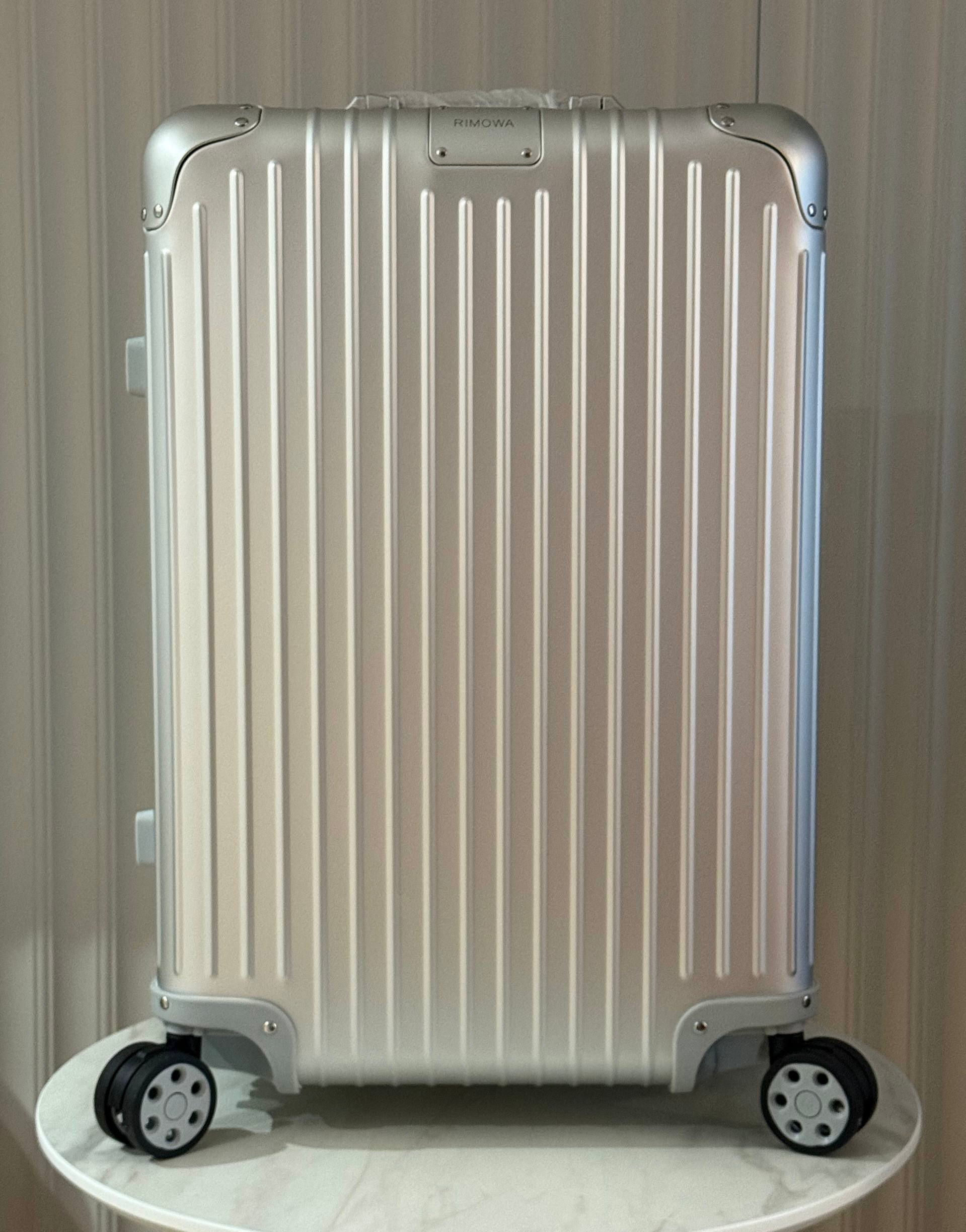 RIMOWA Check-IN M Silver