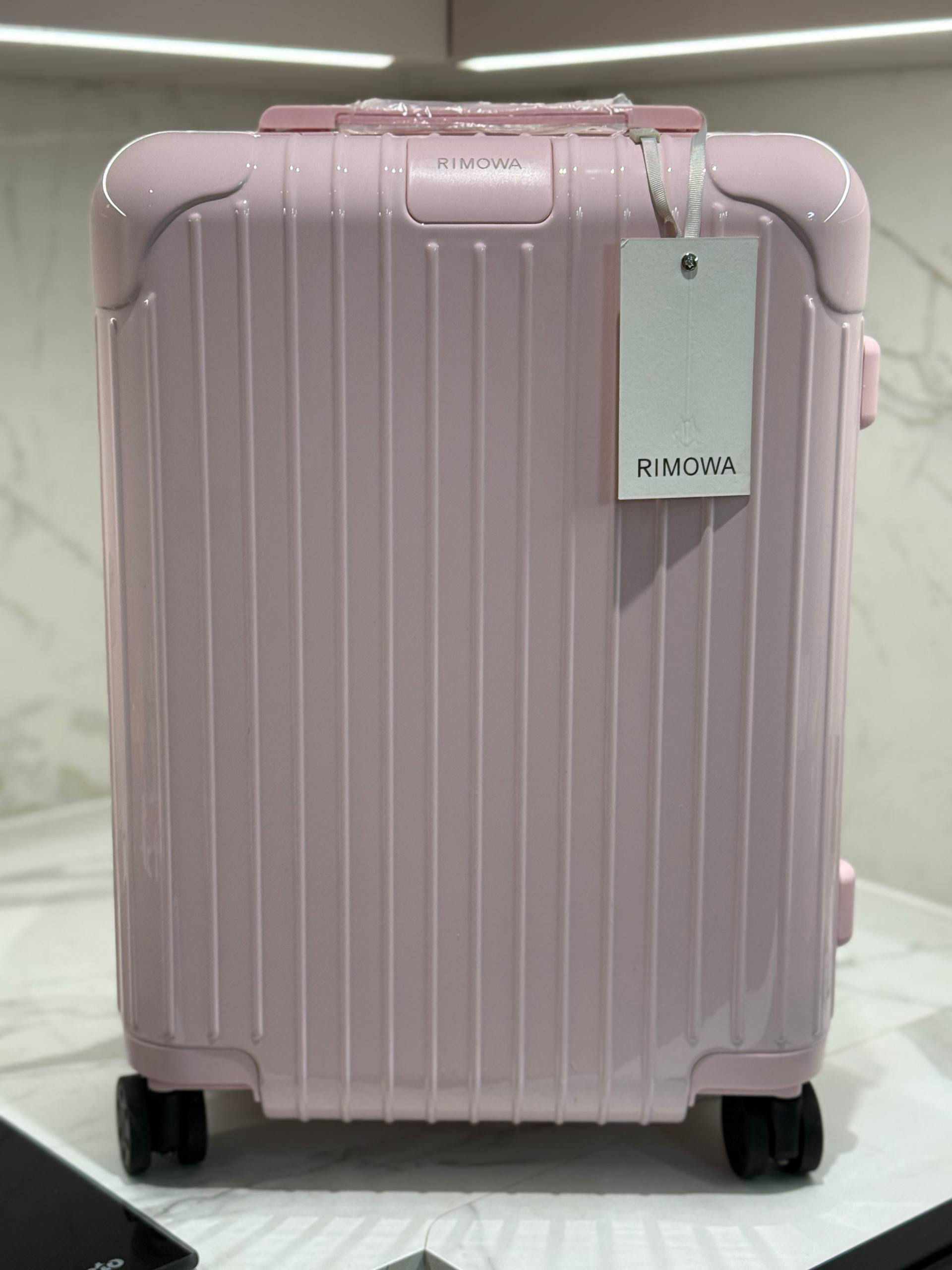 Rimowa Essential Cabin "Ballerina Pink" 2025