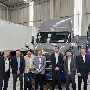 Camiones Rivera inaugura complejo de servicio en Xonacatlán con 22 bahías para atender transporte de carga