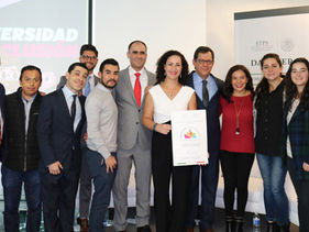 EMPRESAS | Daimler Vehículos Comerciales México obtiene Distintivo Empresa Incluyente Gilberto Rincó