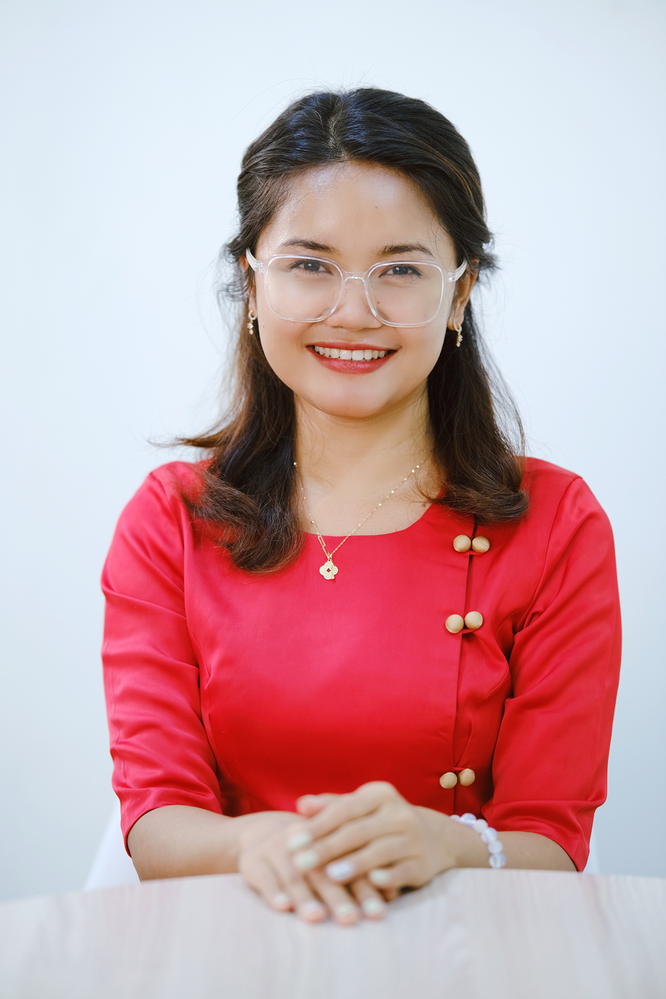 Si Si Win - Student Outreach Coordinator .jpg