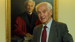 Ernest Mayr - o maior evolucionista do século 20 escreveu "Biologia - Ciência única", com 